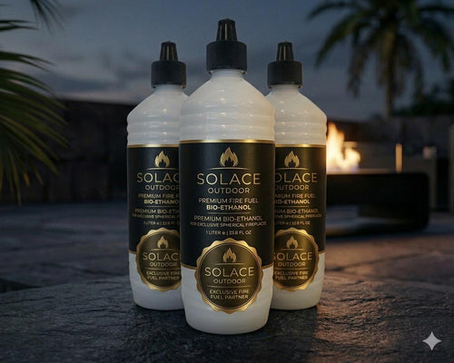 Voorraad van drie flessen Solace Outdoor premium bio-ethanol (96,6%) voor langdurig gebruik in luxe buitenhaarden